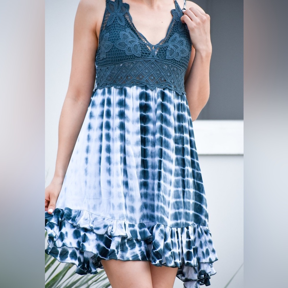 NEW La Miel Swing style Dress
Size S Dark teal w/ mixes of grey, white, & black